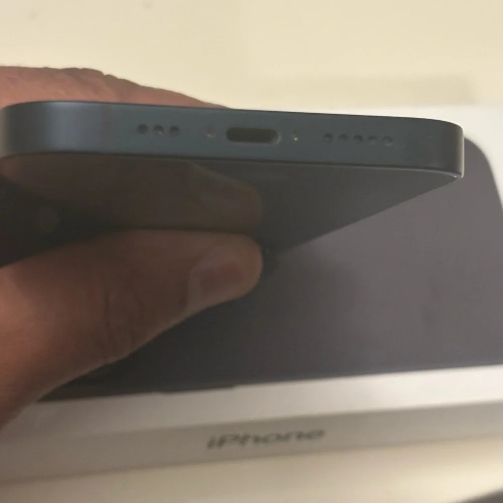 Apple iPhone 14 bundle